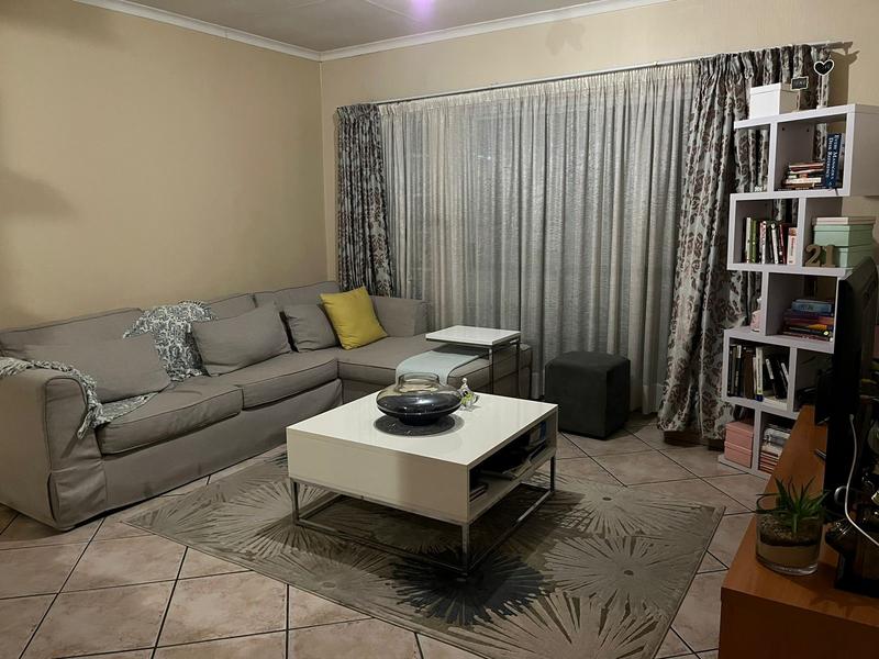 2 Bedroom Property for Sale in Wilgeheuwel Gauteng