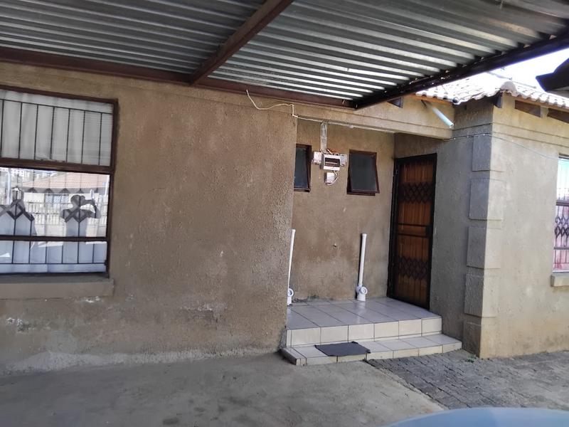 5 Bedroom Property for Sale in Olievenhoutbosch Gauteng