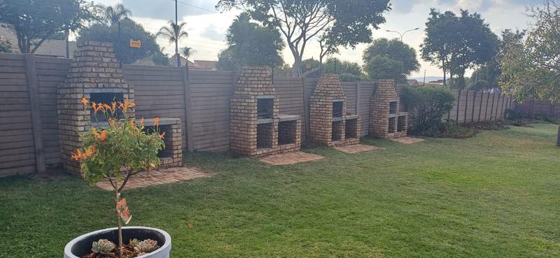 3 Bedroom Property for Sale in Rooihuiskraal North Gauteng