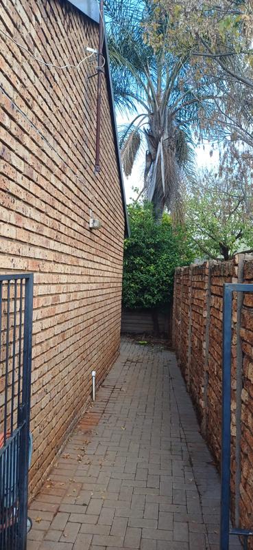 3 Bedroom Property for Sale in Rooihuiskraal North Gauteng