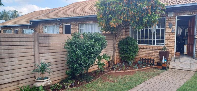 3 Bedroom Property for Sale in Rooihuiskraal North Gauteng