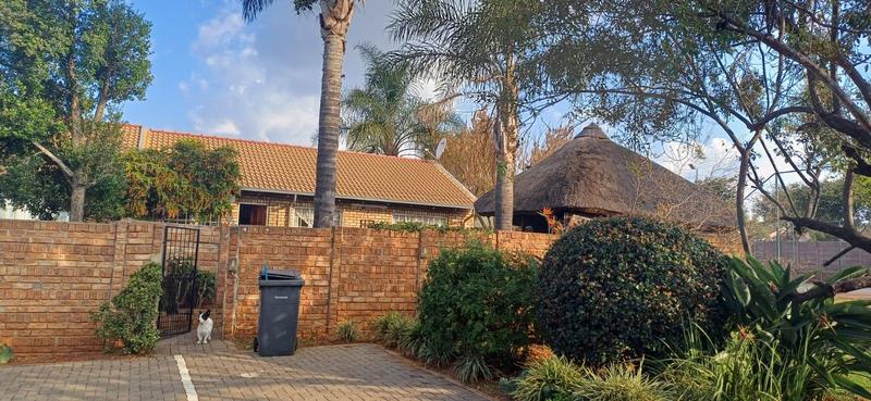 3 Bedroom Property for Sale in Rooihuiskraal North Gauteng