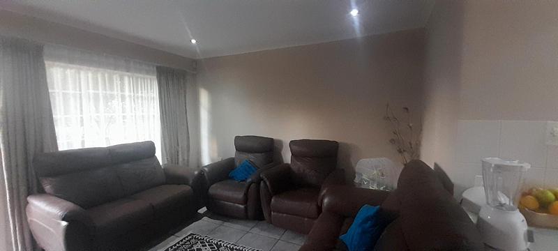 3 Bedroom Property for Sale in Rooihuiskraal North Gauteng