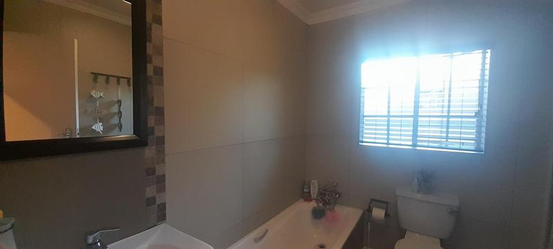 3 Bedroom Property for Sale in Rooihuiskraal North Gauteng