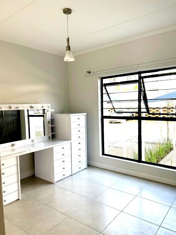 3 Bedroom Property for Sale in Greenstone Hill Gauteng