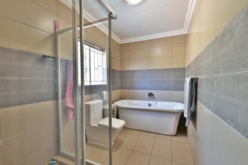 4 Bedroom Property for Sale in Glenvista Gauteng