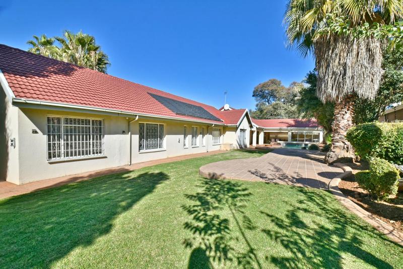 4 Bedroom Property for Sale in Glenvista Gauteng