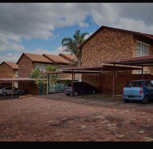 2 Bedroom Property for Sale in Vorna Valley Gauteng