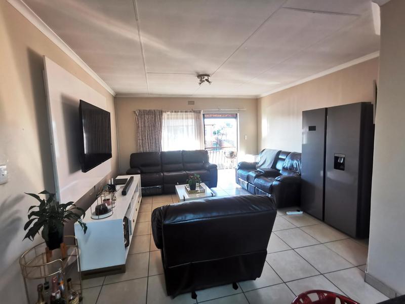 3 Bedroom Property for Sale in Sonneveld Gauteng