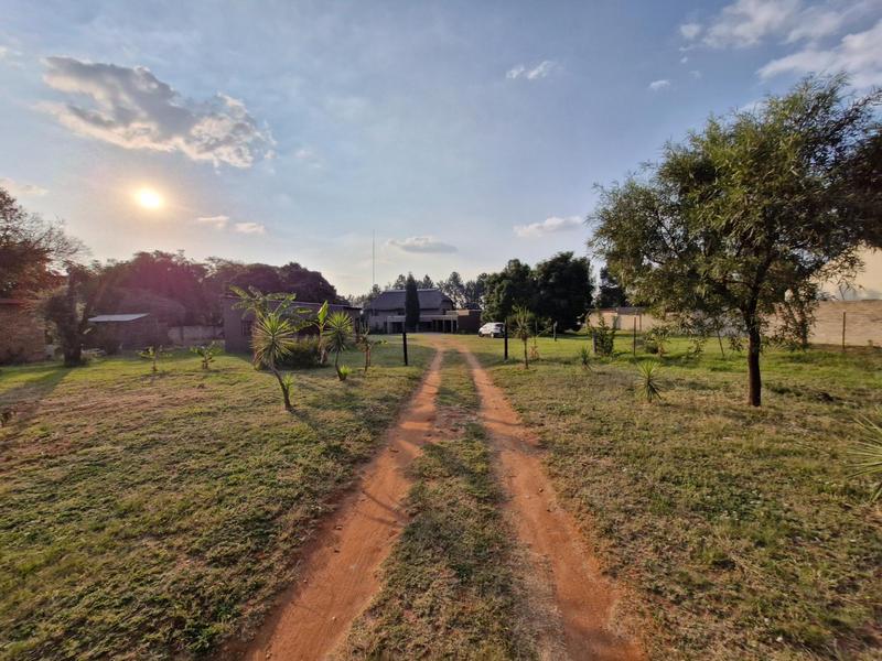 4 Bedroom Property for Sale in Mnandi Gauteng