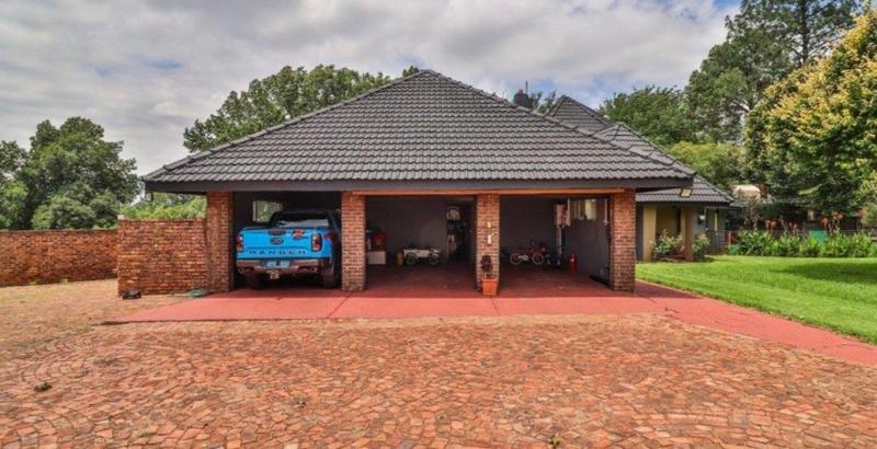 7 Bedroom Property for Sale in Kookrus Gauteng