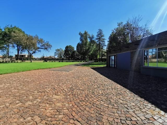 7 Bedroom Property for Sale in Kookrus Gauteng