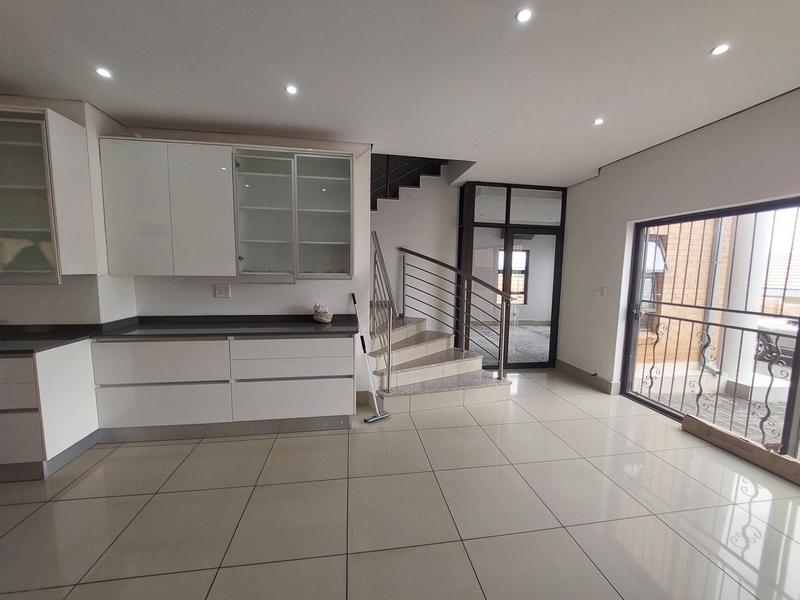 To Let 4 Bedroom Property for Rent in Erasmia Gauteng