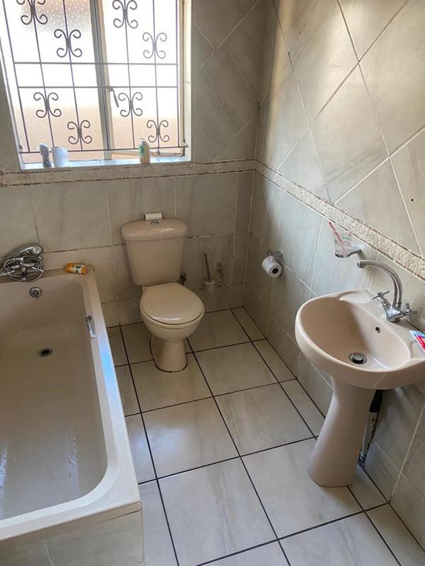 2 Bedroom Property for Sale in Tsakane Gauteng