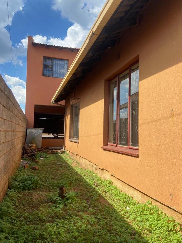 2 Bedroom Property for Sale in Tsakane Gauteng