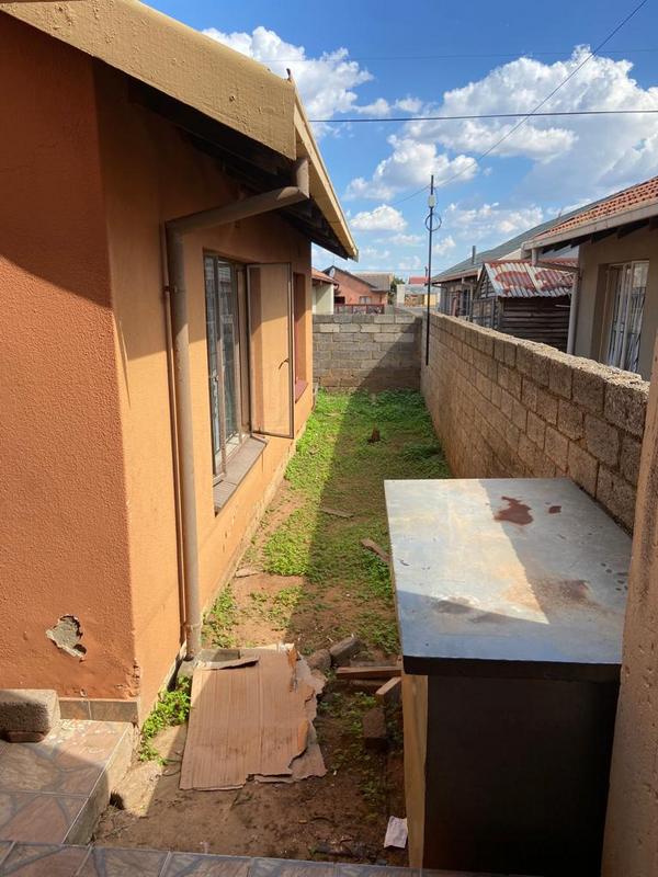 2 Bedroom Property for Sale in Tsakane Gauteng