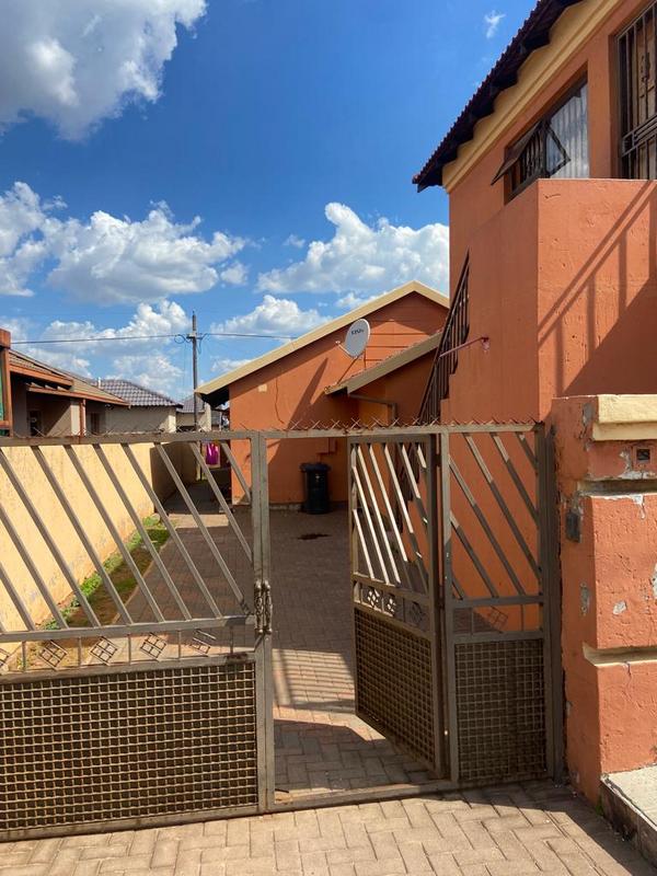 2 Bedroom Property for Sale in Tsakane Gauteng