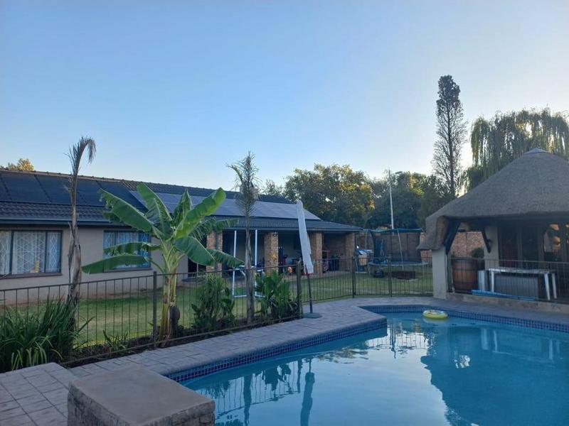 4 Bedroom Property for Sale in Raceview Gauteng