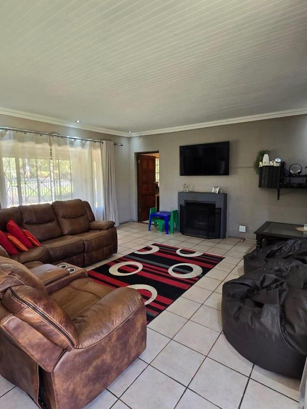 4 Bedroom Property for Sale in Raceview Gauteng