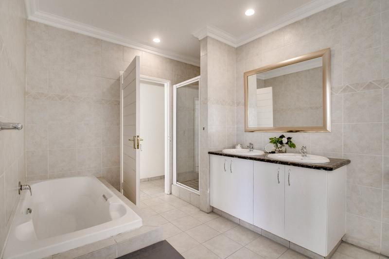 4 Bedroom Property for Sale in Dainfern Golf Estate Gauteng
