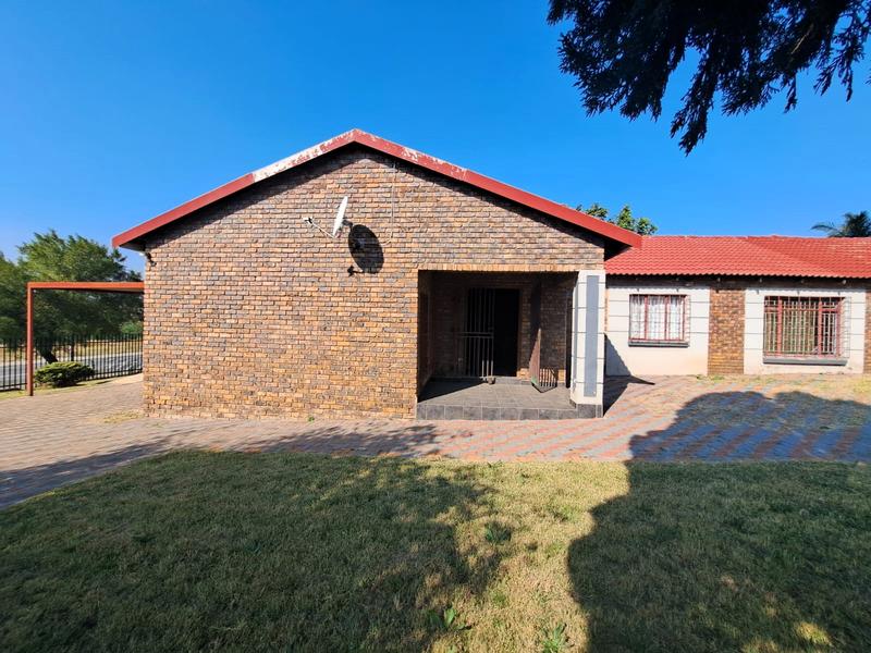 4 Bedroom Property for Sale in Heuweloord Gauteng