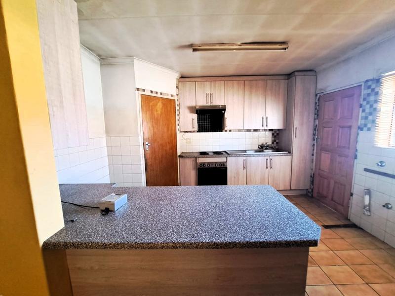 4 Bedroom Property for Sale in Heuweloord Gauteng