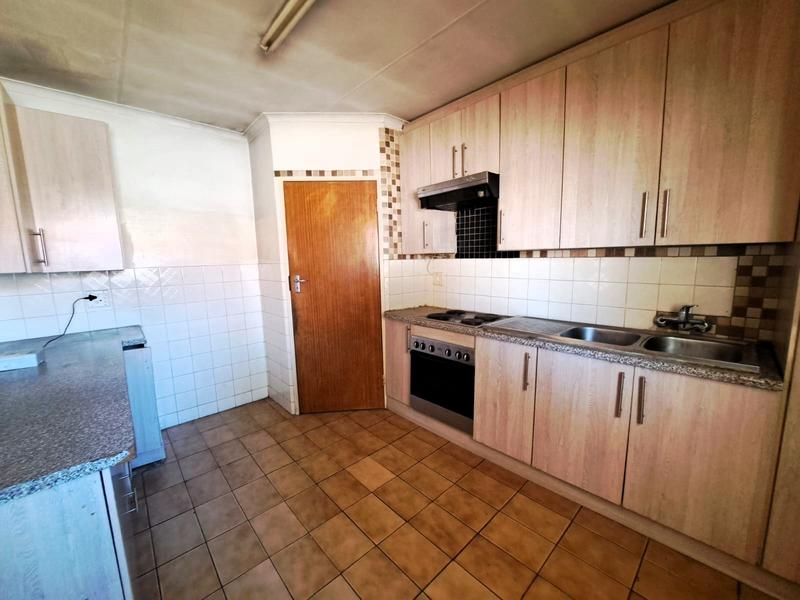 4 Bedroom Property for Sale in Heuweloord Gauteng