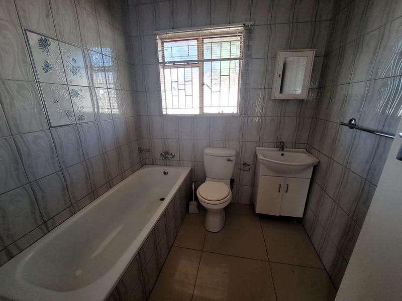 4 Bedroom Property for Sale in Heuweloord Gauteng