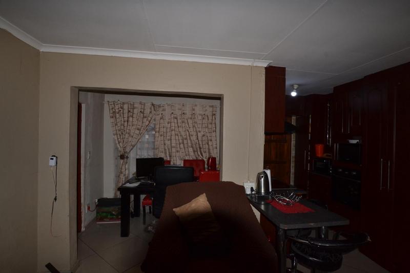 4 Bedroom Property for Sale in Olievenhoutbosch Gauteng