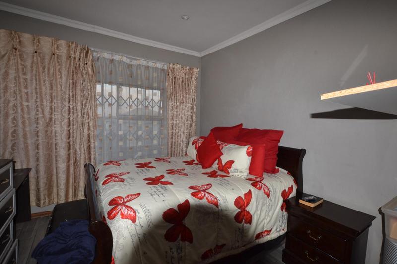 4 Bedroom Property for Sale in Olievenhoutbosch Gauteng