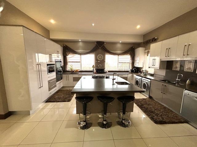 5 Bedroom Property for Sale in Blue Saddle Ranches Gauteng