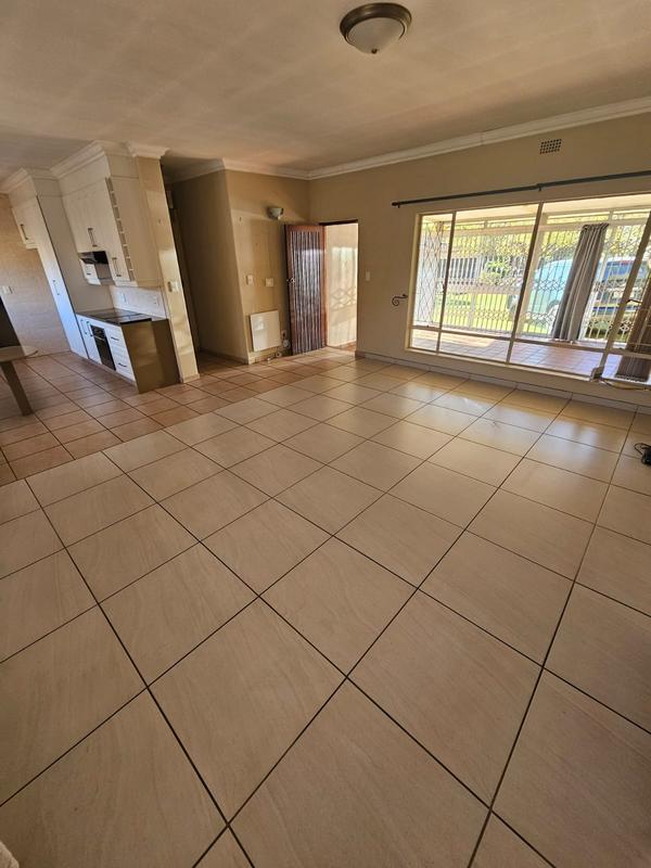 To Let 4 Bedroom Property for Rent in Eldoraigne Gauteng