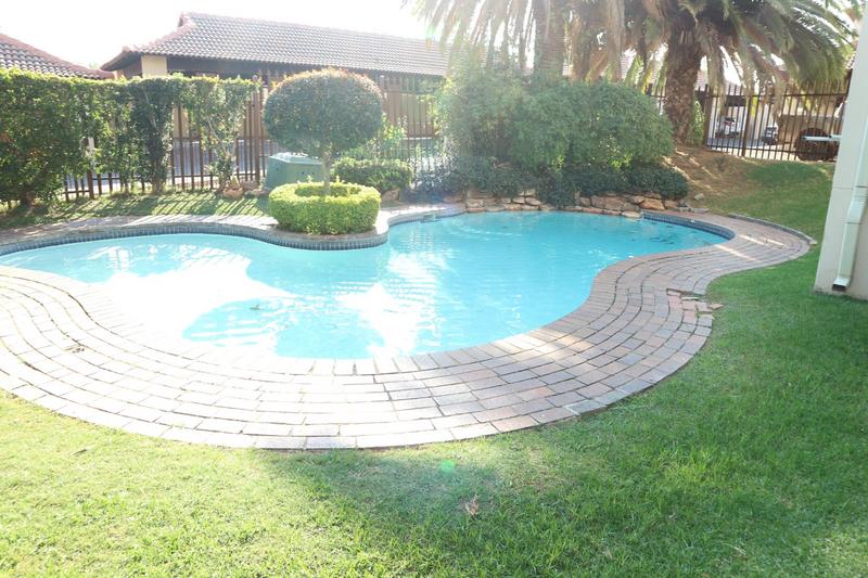 2 Bedroom Property for Sale in Chartwell Gauteng