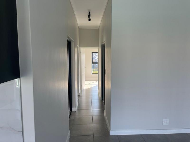 To Let 2 Bedroom Property for Rent in Waterfall Country Estate Gauteng