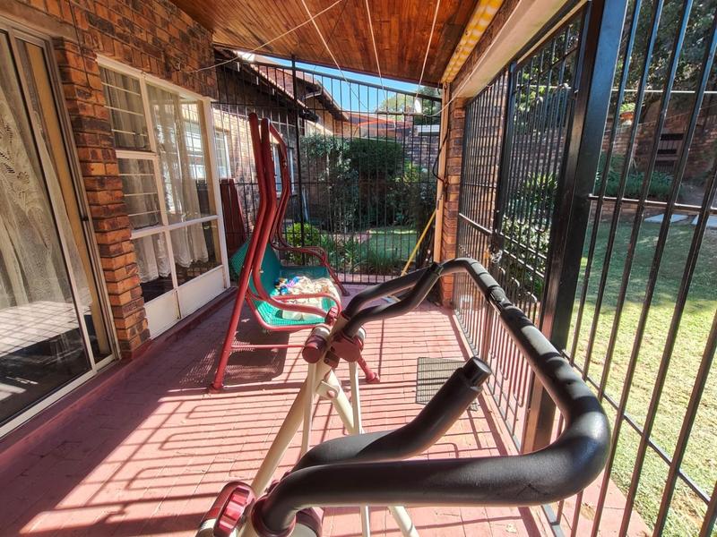 4 Bedroom Property for Sale in Weltevreden Park Gauteng