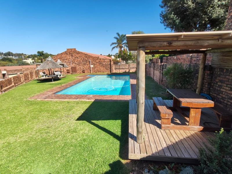 4 Bedroom Property for Sale in Weltevreden Park Gauteng