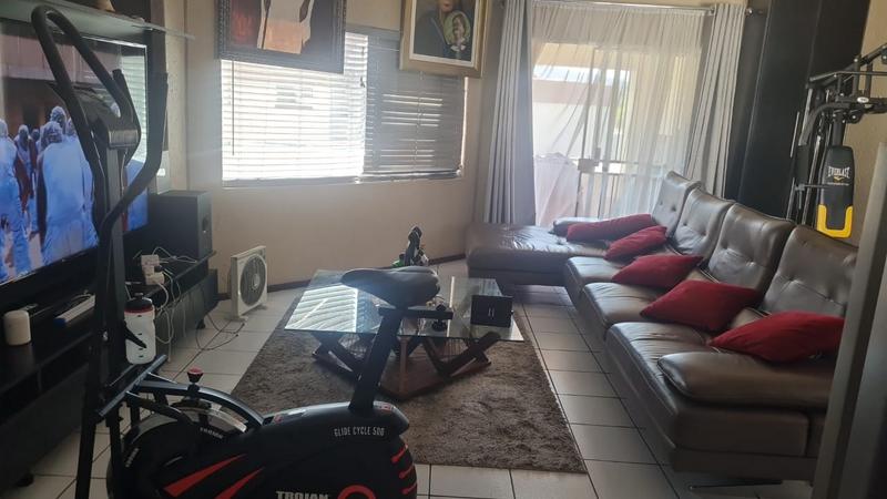 1 Bedroom Property for Sale in Bedfordview Gauteng