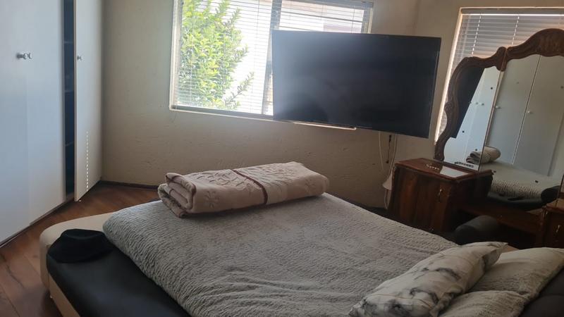 1 Bedroom Property for Sale in Bedfordview Gauteng