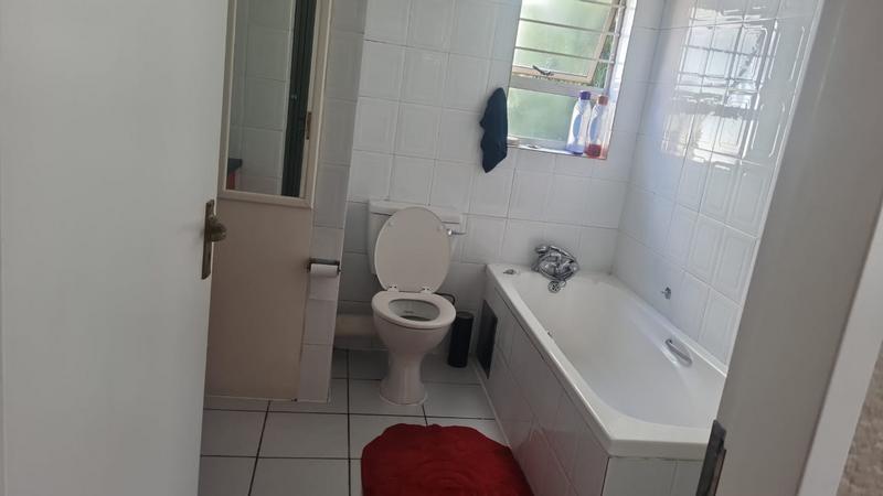 1 Bedroom Property for Sale in Bedfordview Gauteng