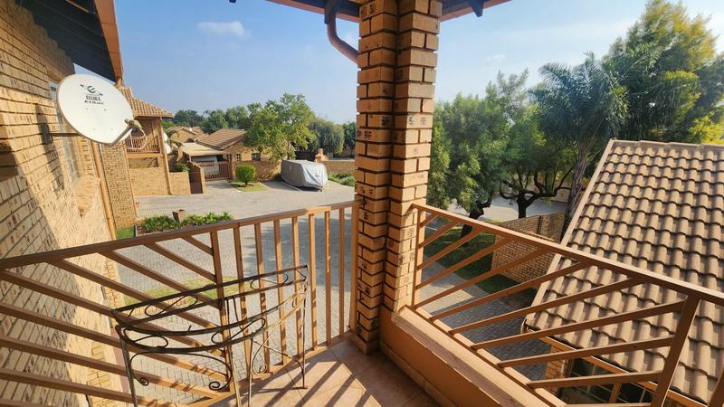 2 Bedroom Property for Sale in Magalieskruin Gauteng