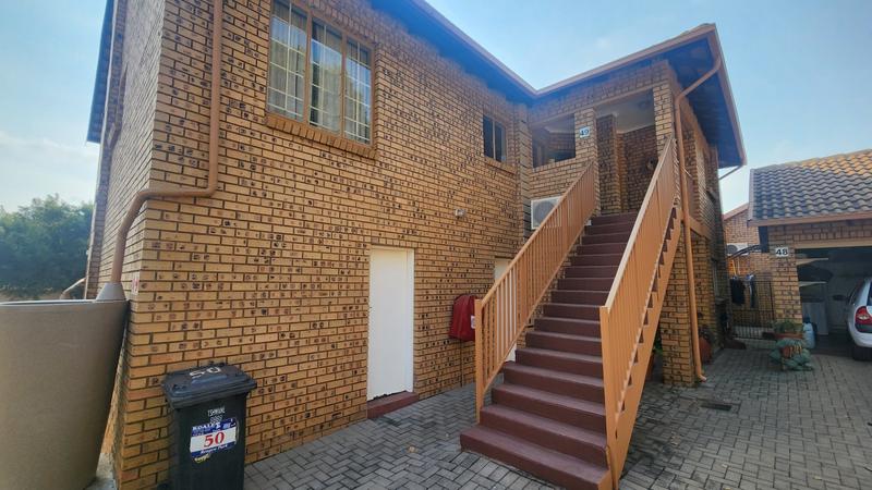 2 Bedroom Property for Sale in Magalieskruin Gauteng