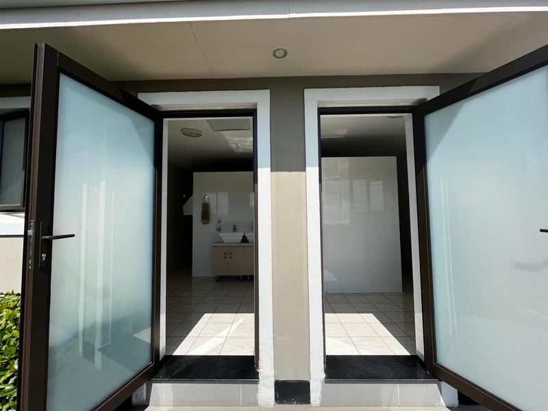 To Let 1 Bedroom Property for Rent in Fourways Gauteng
