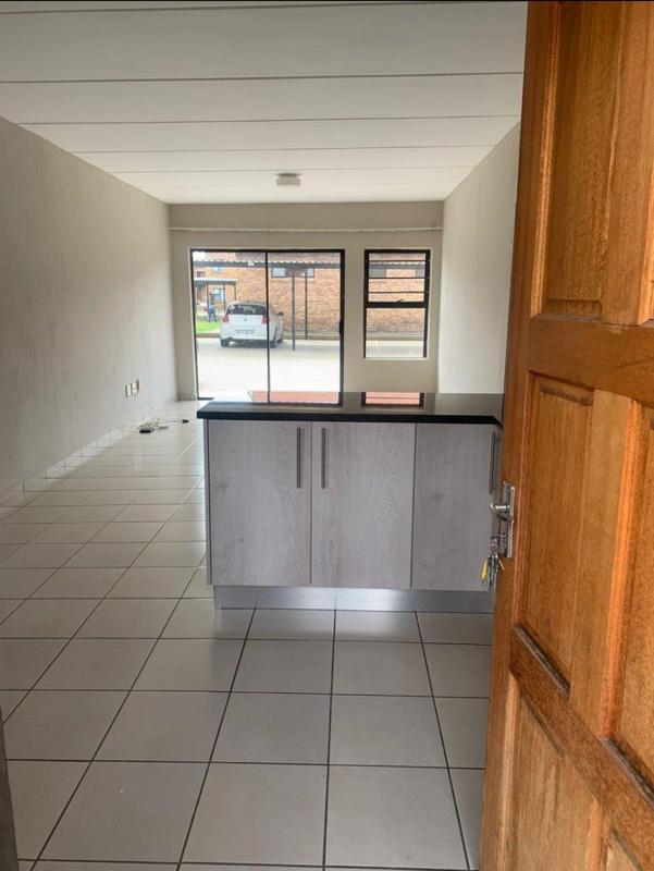 To Let 2 Bedroom Property for Rent in Karenpark Gauteng