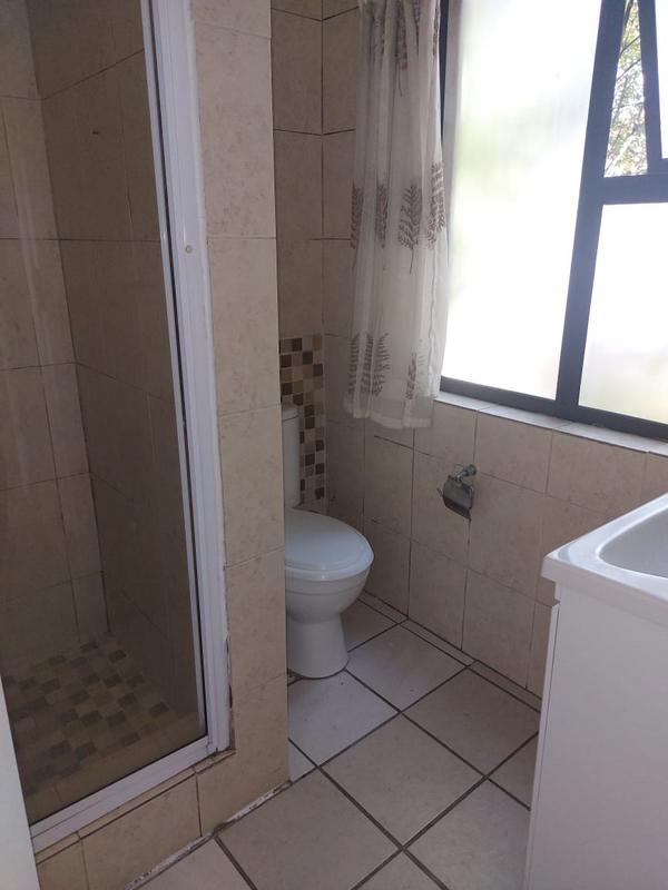 To Let 1 Bedroom Property for Rent in Petervale Gauteng