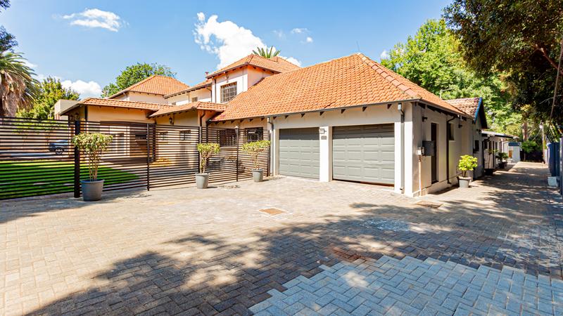 To Let 6 Bedroom Property for Rent in Houghton Estate Gauteng