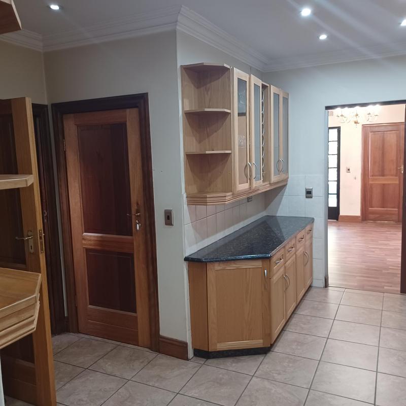 To Let 6 Bedroom Property for Rent in Houghton Estate Gauteng