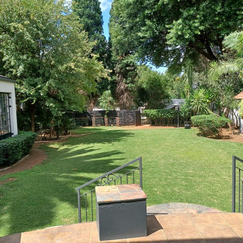 To Let 6 Bedroom Property for Rent in Houghton Estate Gauteng