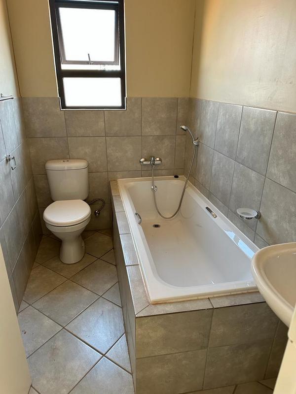 3 Bedroom Property for Sale in Windmill Park Gauteng