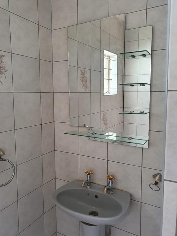To Let 1 Bedroom Property for Rent in Selcourt Gauteng