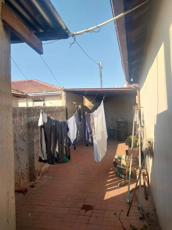 4 Bedroom Property for Sale in Clayville Gauteng